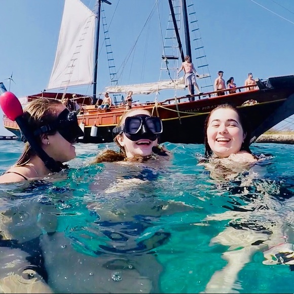 Meet your Posher, Madelyn - Picture 1 of 1